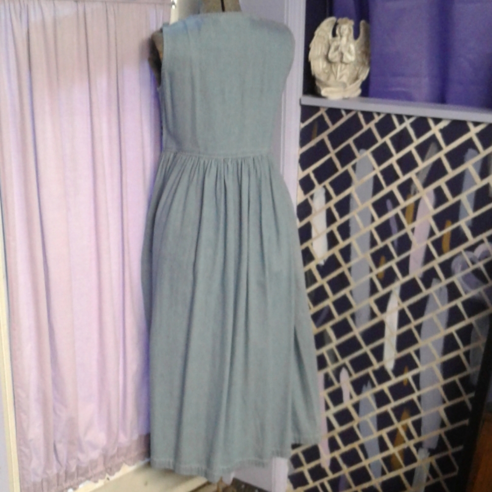 Dress - Picture 2 of 2